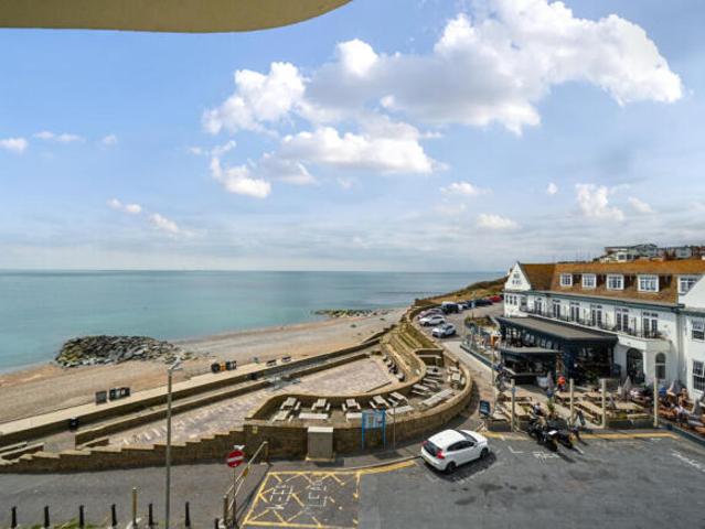 Apartment for sale in East Sussex