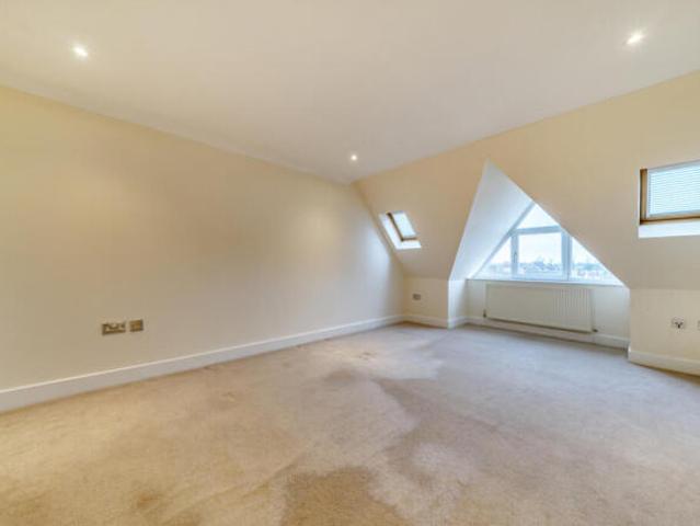 Apartment for sale in Chatterton Village, Greater London