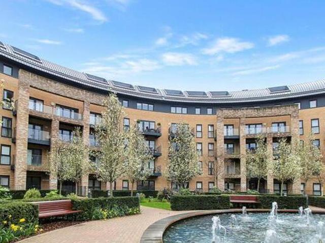 House for sale in Little Stanmore, Greater London