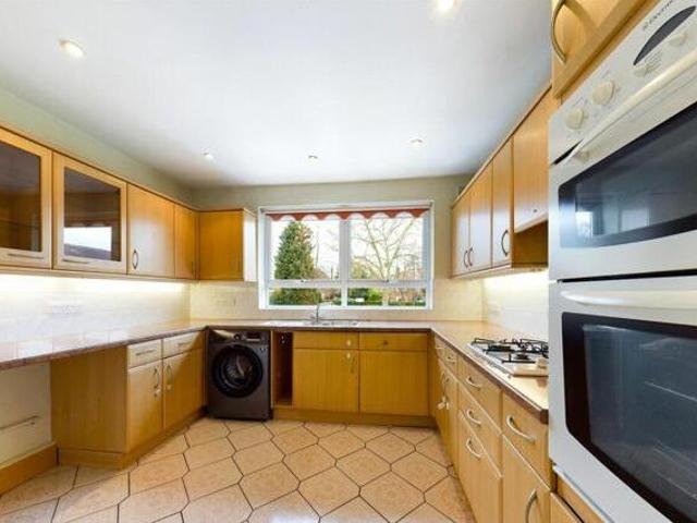 House for sale in Little Stanmore, Greater London