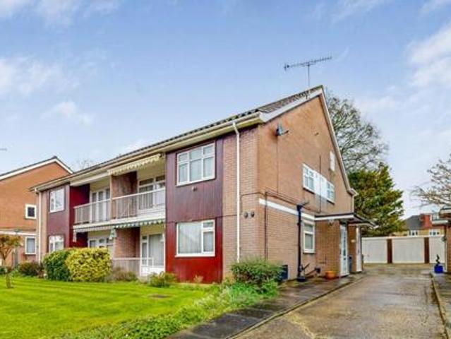 House for sale in Little Stanmore, Greater London