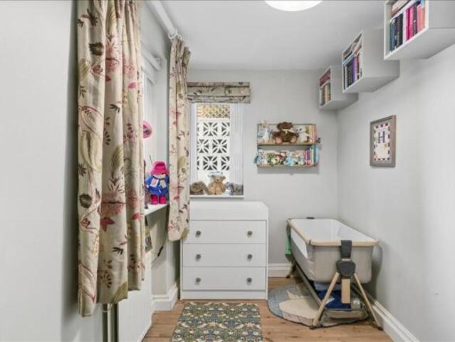 Apartment for sale in West Kensington, Greater London