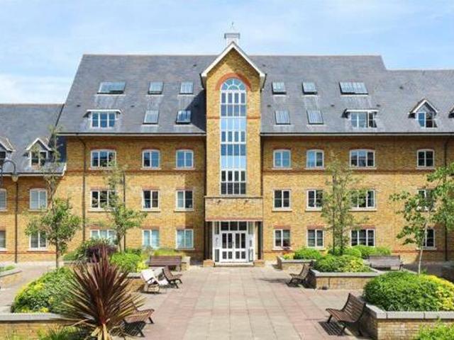 House for sale in Kings Hill, Colliers End