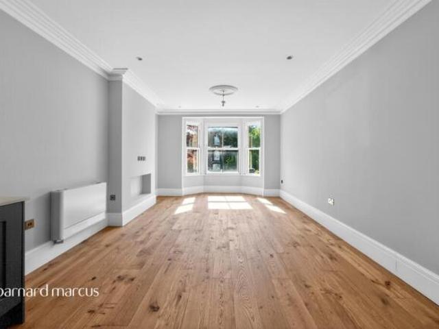Apartment for sale in New Barnet, Greater London