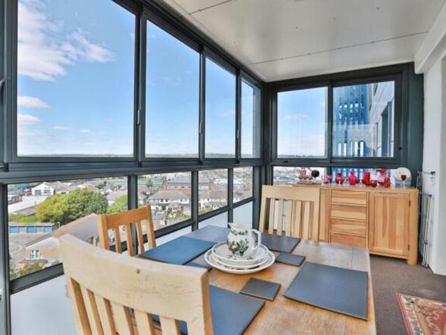 Apartment for sale in Poole