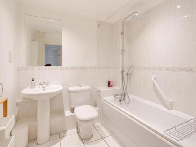 Apartment for sale in The Slade, Oxfordshire