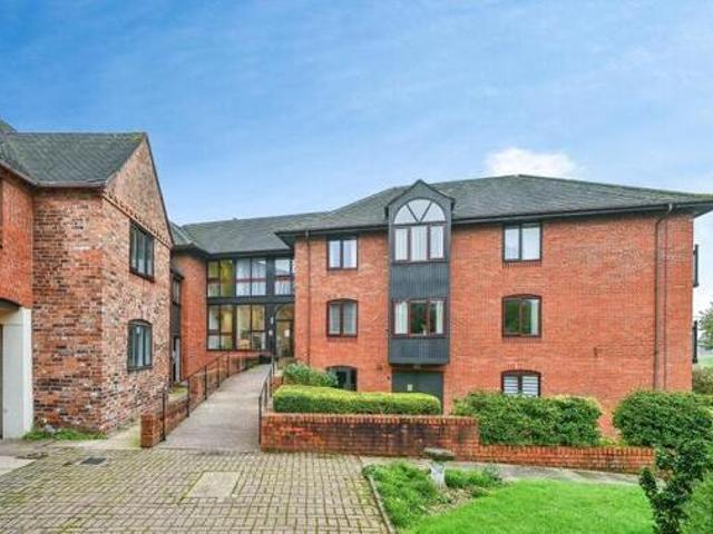 House for sale in Stone, Baswich