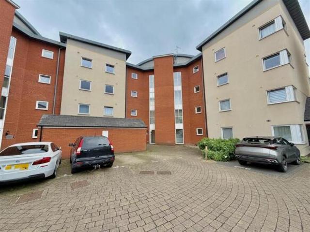 Apartment for sale in Gloucester, Gloucestershire