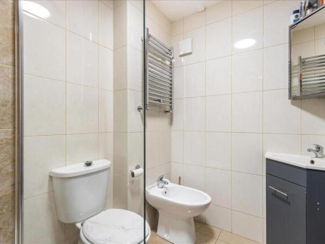 Apartment for sale in West Kensington, Greater London