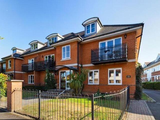 House for sale in Chertsey, Runnymede