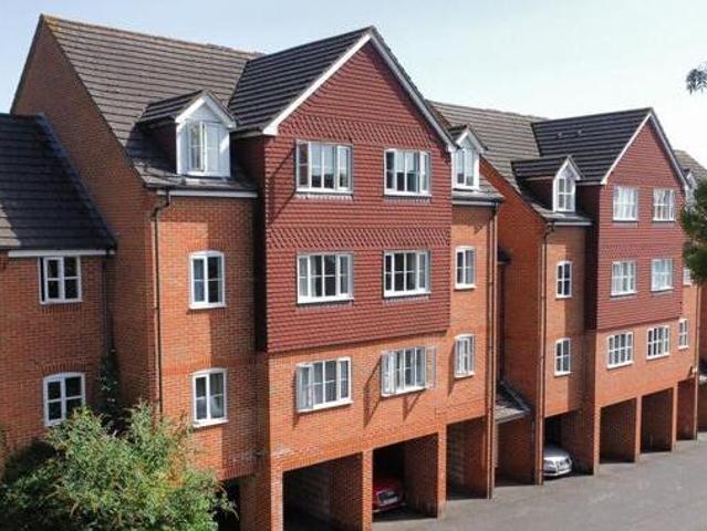 House for sale in Batchworth, Hertfordshire