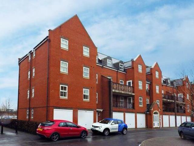 House for sale in Swindon