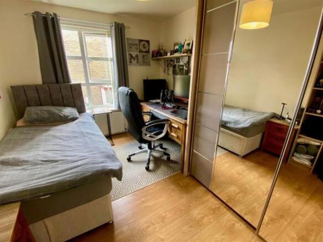 Apartment for sale in Huddersfield, West Yorkshire