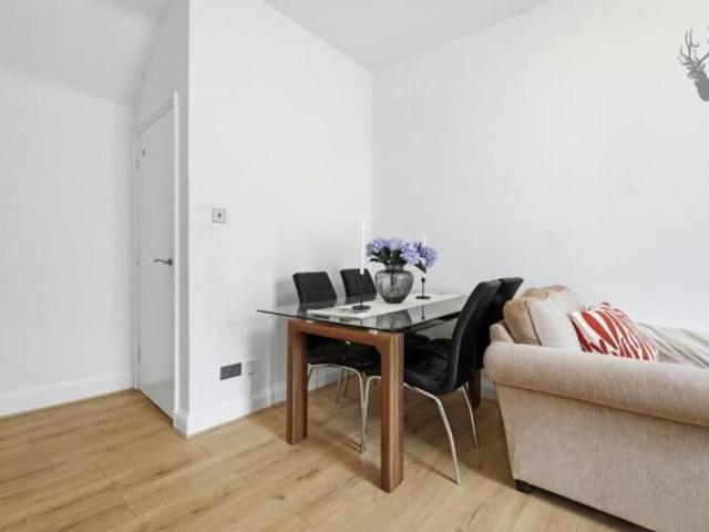 Apartment for sale in South Hackney, Greater London