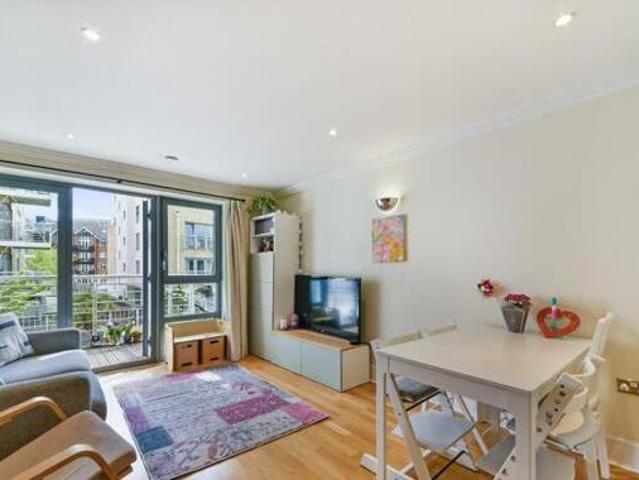 House for sale in Brentford End, Greater London
