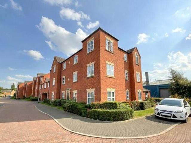 House for sale in Kettlebrook, Staffordshire