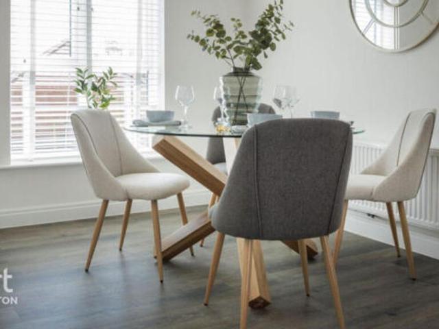 Apartment for sale in East Hunsbury, Northampton