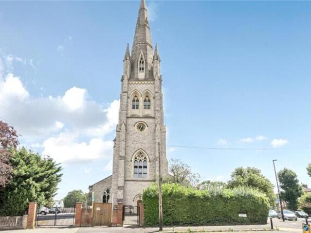 Apartment for sale in Cat Hill, England