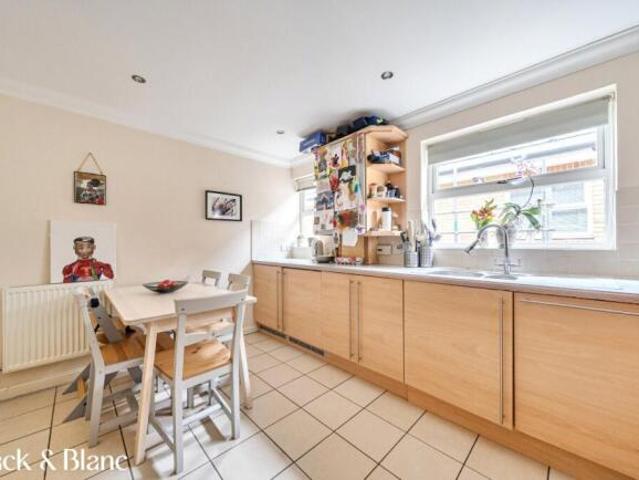 Apartment for sale in Beckenham, Greater London