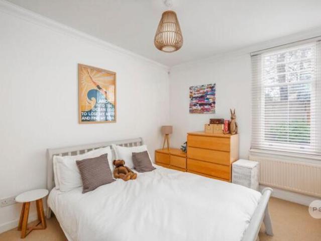 Apartment for sale in Chelmondiston, Suffolk