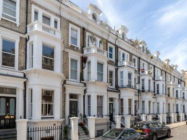 House for sale in Lyons, Greater London