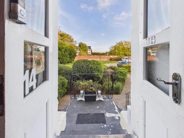 Apartment for sale in Wotton Pitch, Gloucester