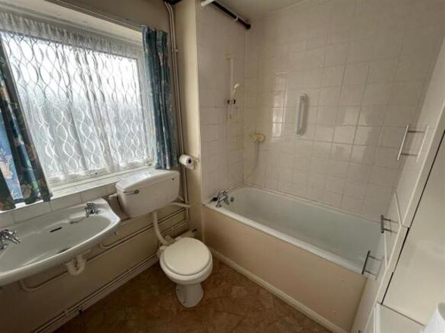Apartment for sale in London Borough of Hounslow, Feltham