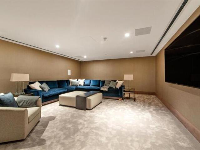 Apartment for sale in Vauxhall, Greater London