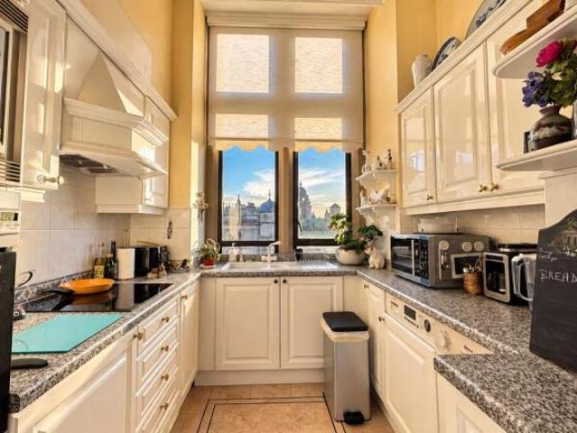 Apartment for sale in The Grand Parade, Greater London
