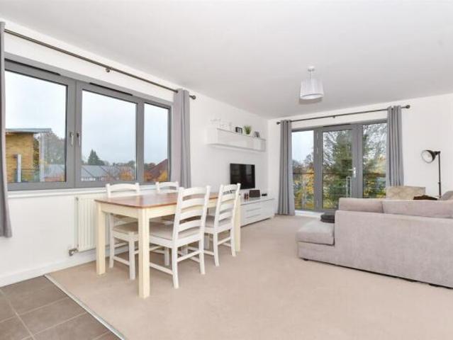 Apartment for sale in Midway, Kent