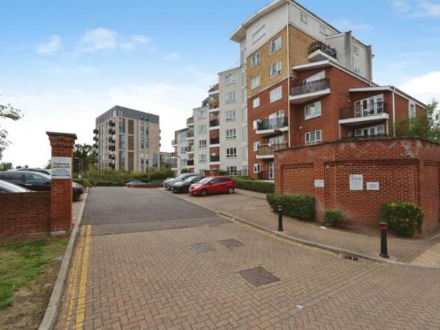 Apartment for sale in Holywell Estate, North Watford