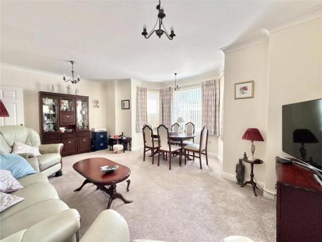 Apartment for sale in Upperton, Eastbourne