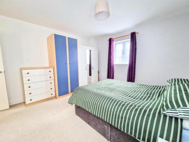 Apartment for sale in South Lane, West Yorkshire