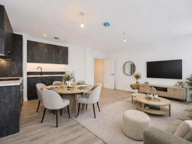 Apartment for sale in Chalvey, Slough