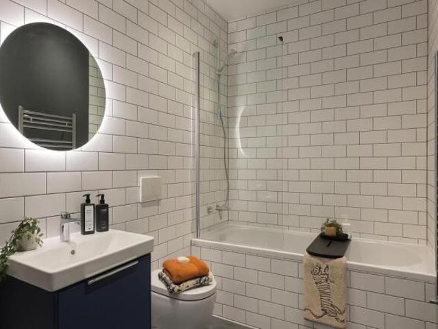 Apartment for sale in London Borough of Newham, Greater London