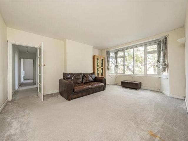 Apartment for sale in Twickenham, Greater London