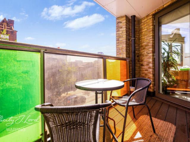 Apartment for sale in Cat Hill, England