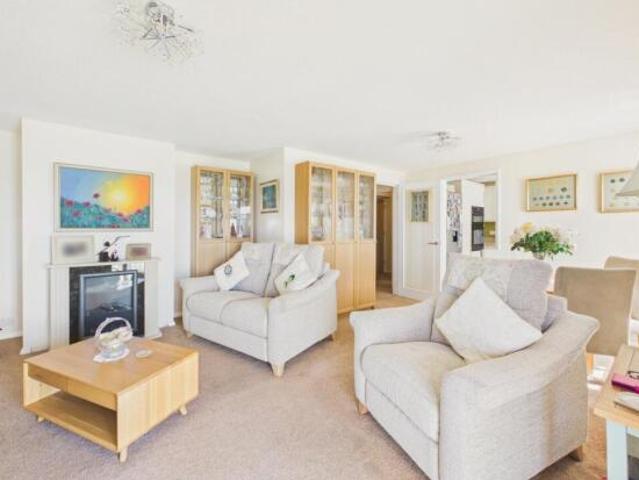 Apartment for sale in Folkestone