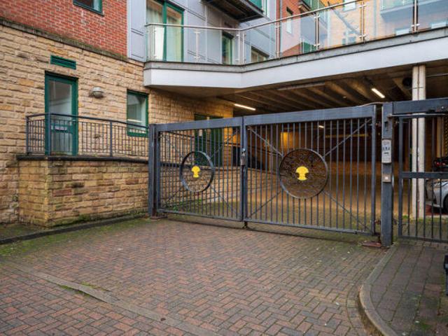 Apartment for sale in Ecclesall, South Yorkshire