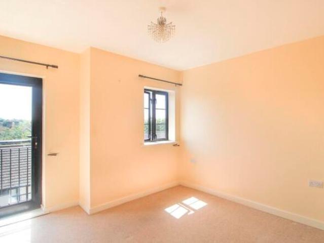 Apartment for sale in Bedford