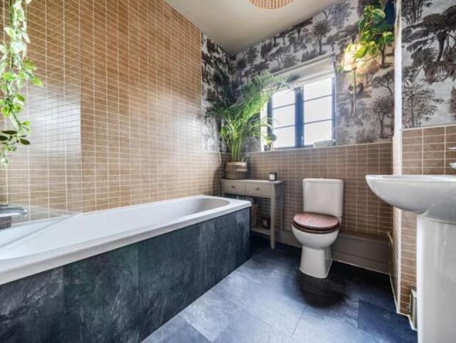 Apartment for sale in Bedford