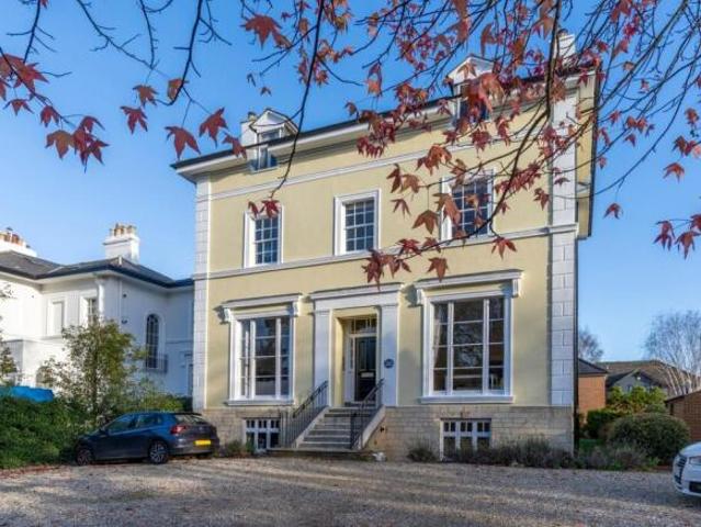 Apartment for sale in Golden Valley, Gloucestershire