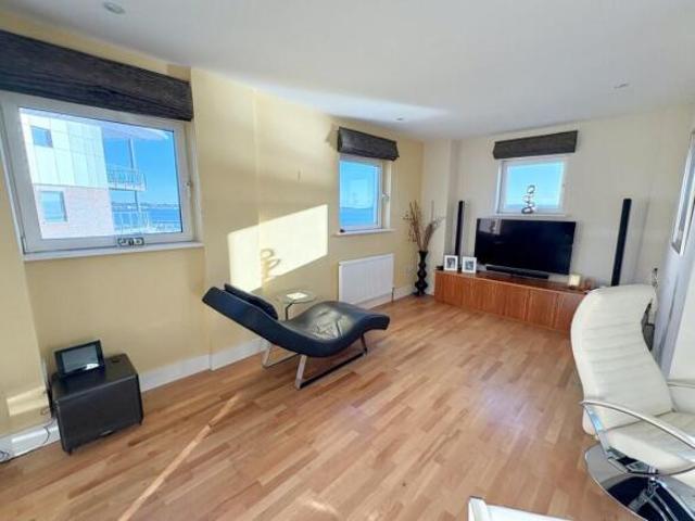Apartment for sale in Poole