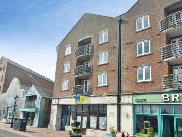Apartment for sale in Poole, Bournemouth, Christchurch and Poole