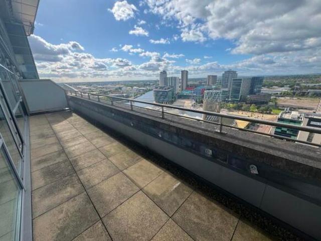 Apartment for sale in Salford Quays, Salford