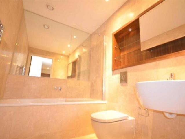 Apartment for sale in Salford Quays, Salford