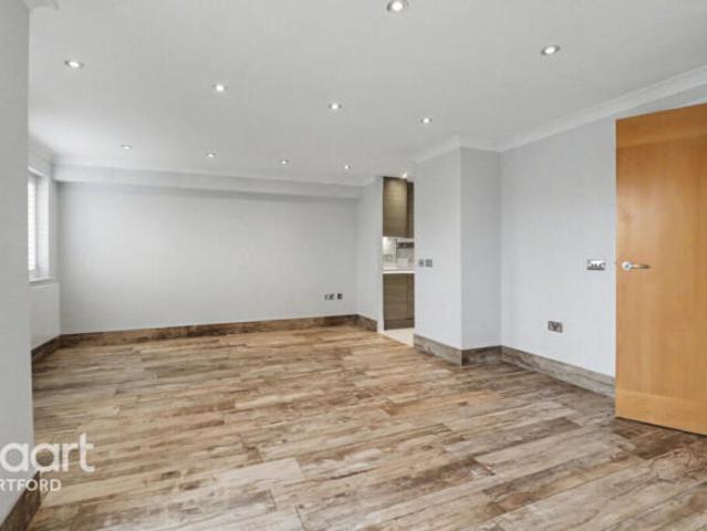 Apartment for sale in Monks Orchard, Kent