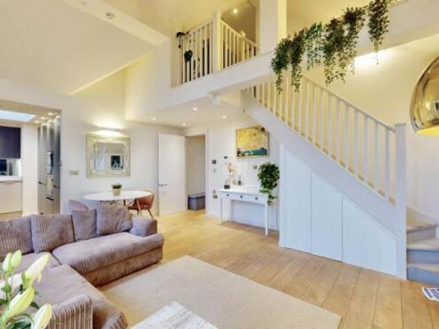 Apartment for sale in Highgate, Greater London