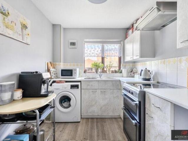 Apartment for sale in Slough