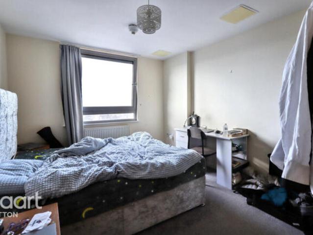 Apartment for sale in Greater London